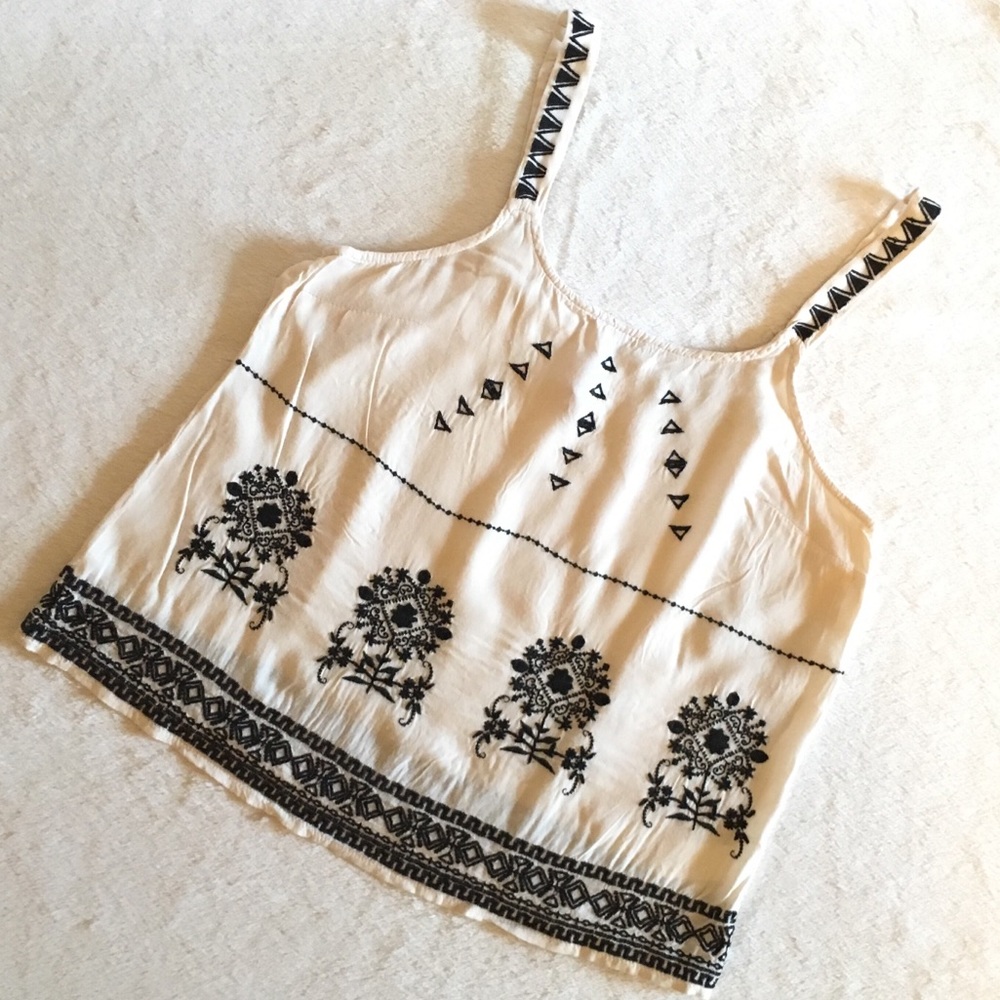 Alya Cream Bohemian Crop Tank